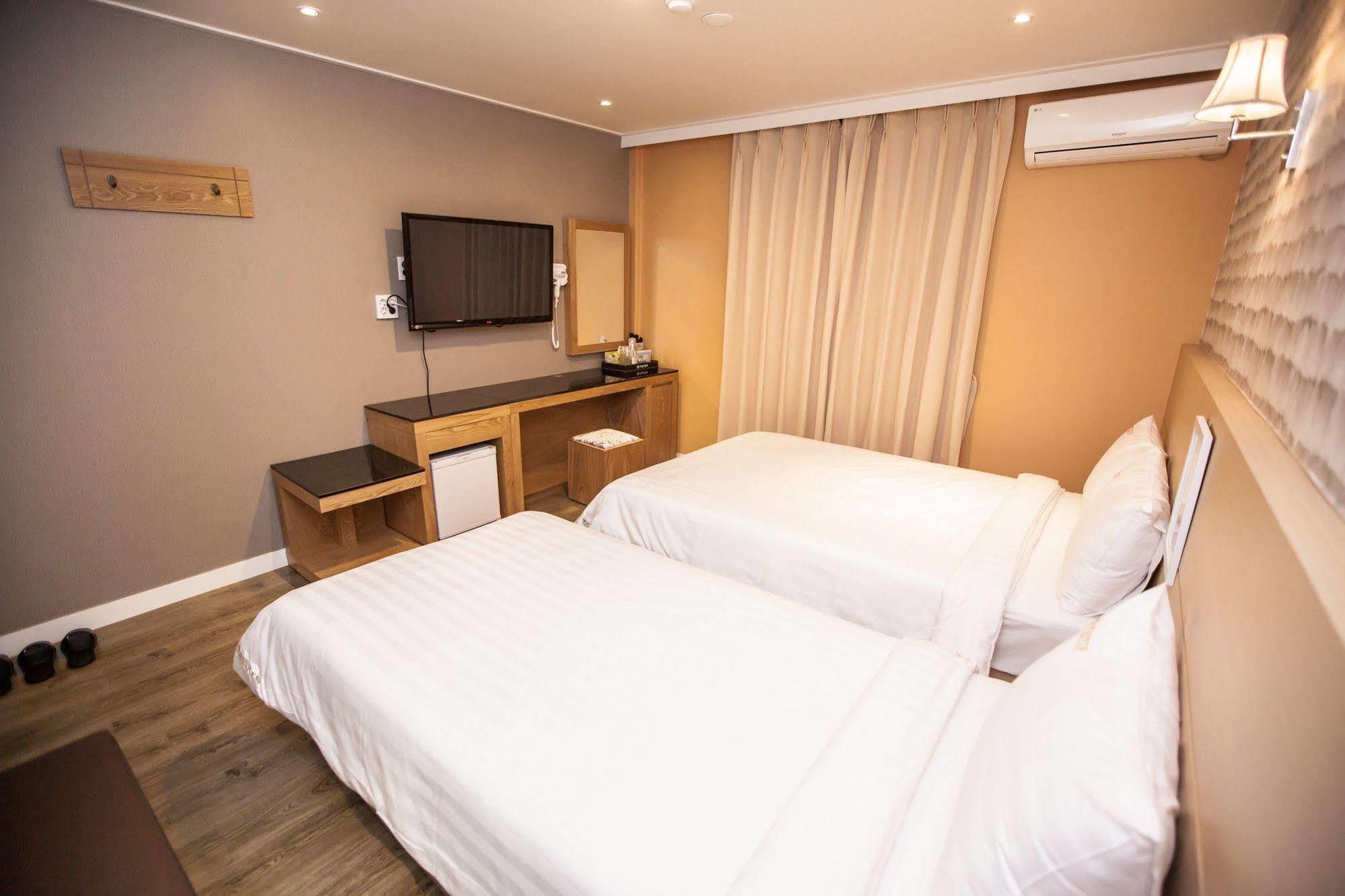 Pungnam Tourist Hotel Jeonju Exterior foto