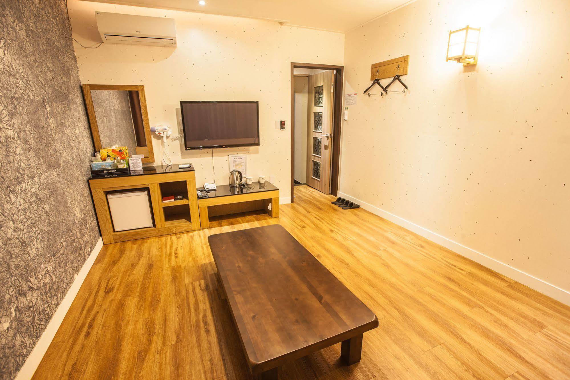 Pungnam Tourist Hotel Jeonju Exterior foto